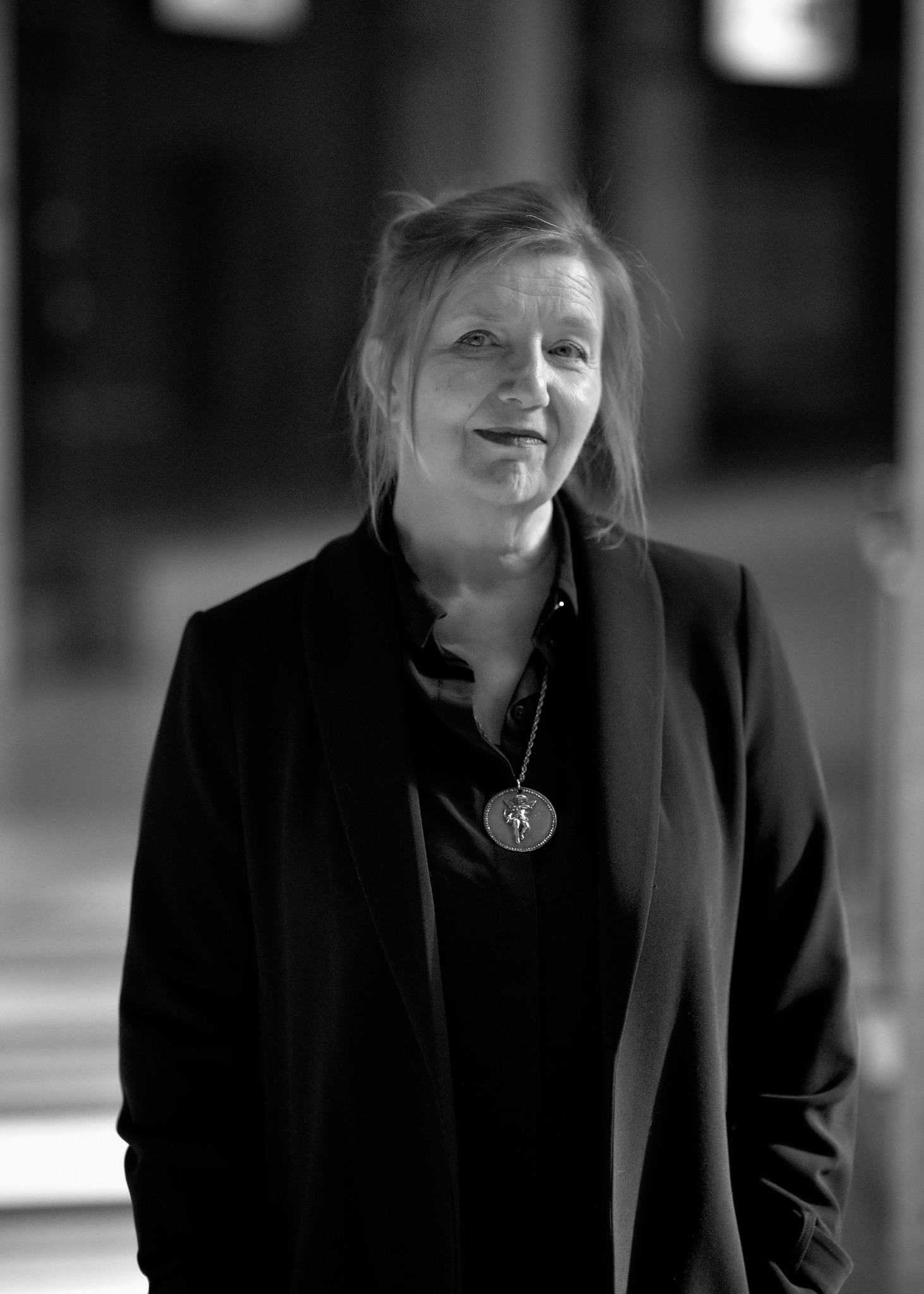 Portrait noir et blanc de Marina Bergamelli, autrice et coach littéraire